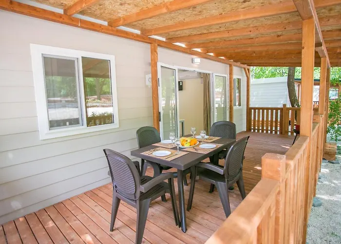 Casa de Férias Mobile Homes Premium Magnolia Bijela Uvala *