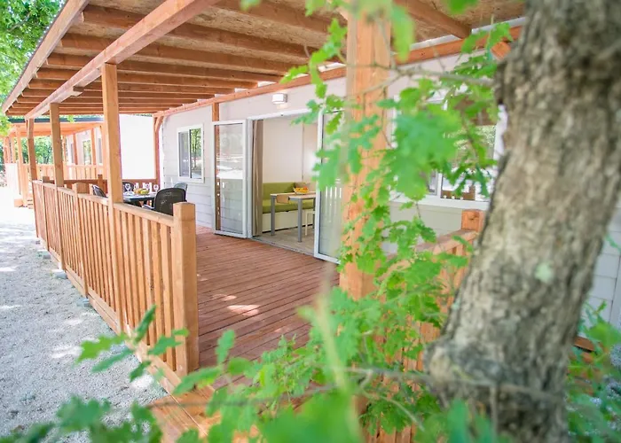 Casa de Férias Mobile Homes Premium Magnolia Bijela Uvala